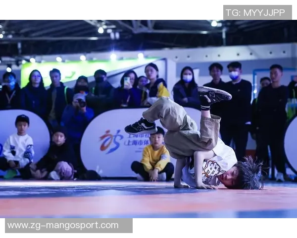 上海街舞队在世界攀岩锦标赛中以56分稳居积分榜首位